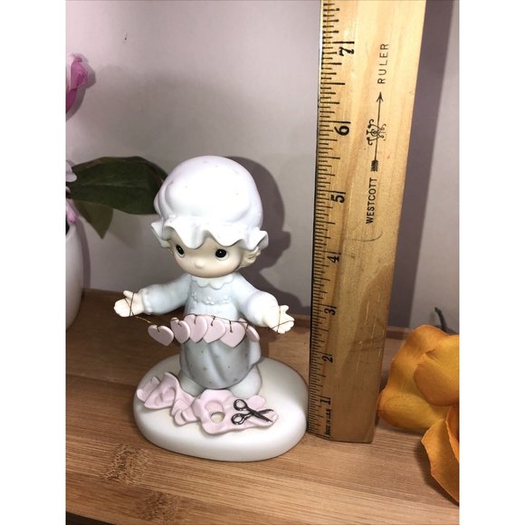 precious moments You have touched so many hearts E2821 Porcelain Figurine - Picture 6 of 7
